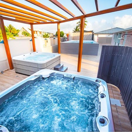Evasion En Plein Coeur De La Ville Studio Jacuzzis Sauna Et Piscine Au Centre De Port-Louis Kültér fotó