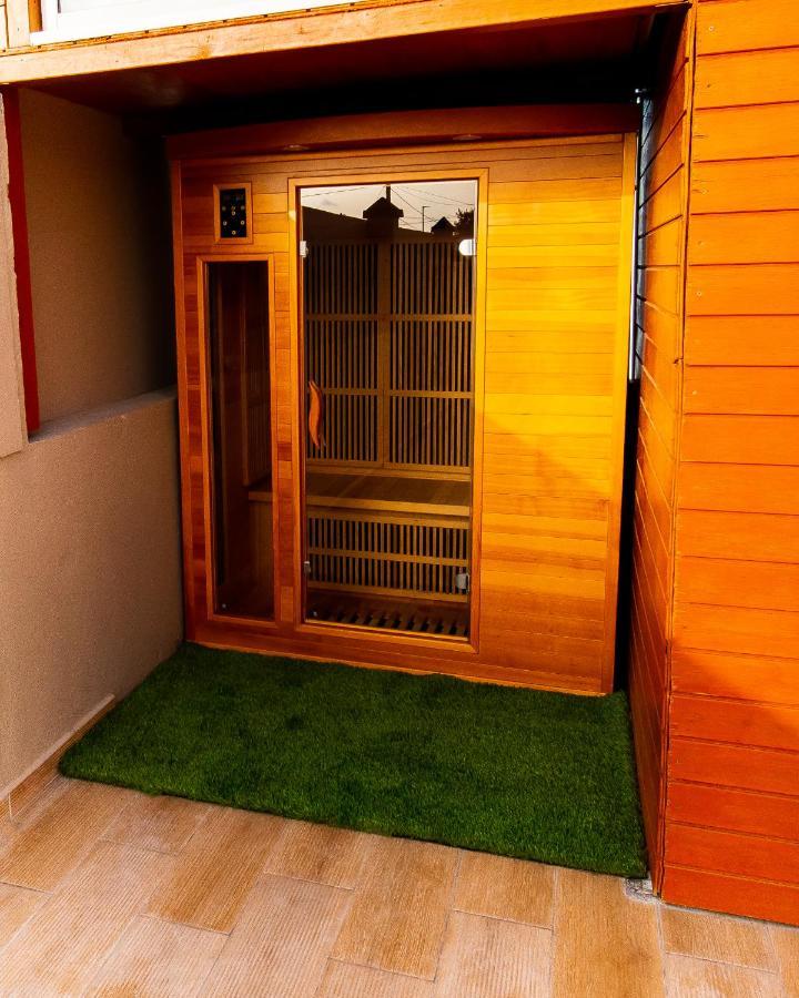 Evasion En Plein Coeur De La Ville Studio Jacuzzis Sauna Et Piscine Au Centre De Port-Louis Kültér fotó