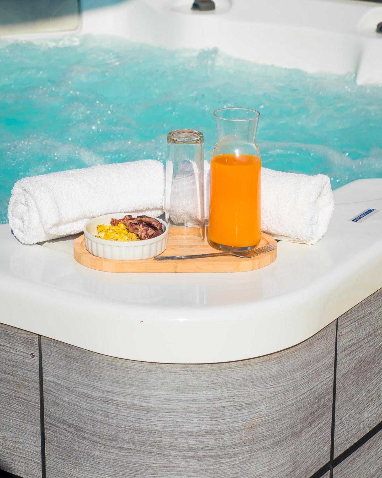 Evasion En Plein Coeur De La Ville Studio Jacuzzis Sauna Et Piscine Au Centre De Port-Louis Kültér fotó